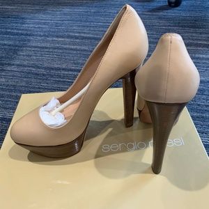 Sergio Rossi Stacked Platform Pump - Size: 35, Col